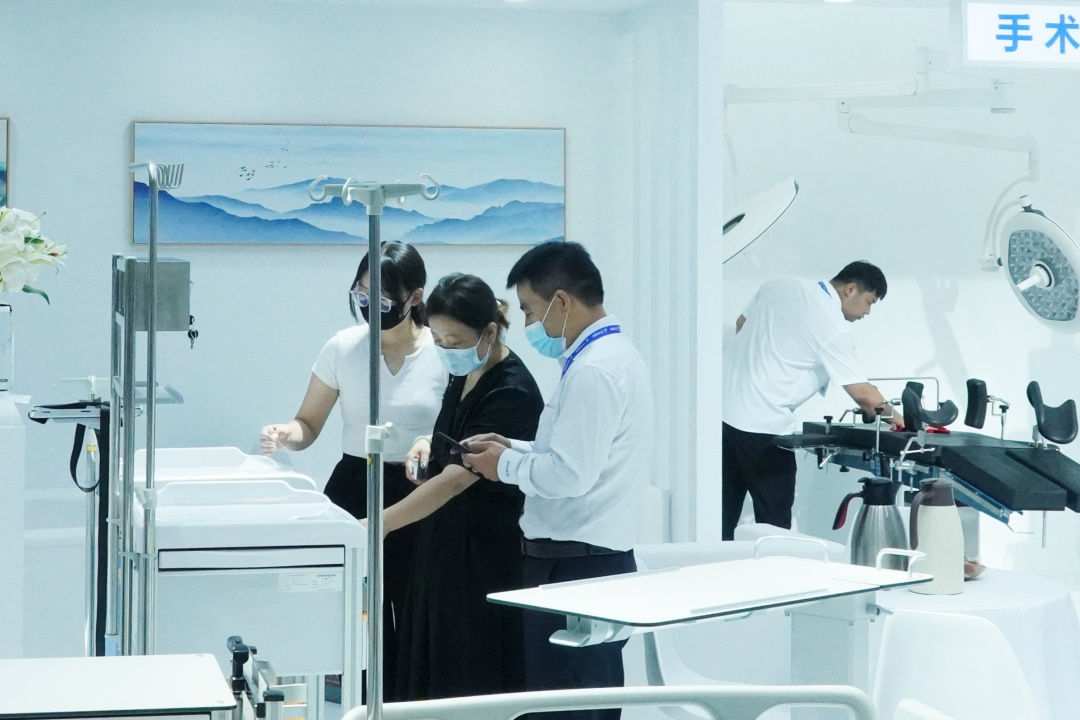 尊龙中国医疗,小护士医疗设备